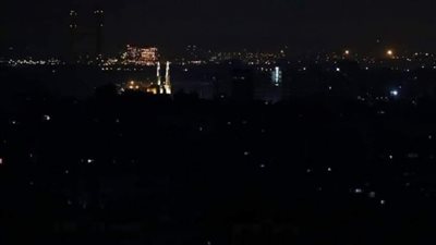 مع بدء فصل الشتاء.. الكهرباء تغيب عن منازل السوريين ومصادر تؤكّد أن التحسن مرتبط بحوامل الطاقة