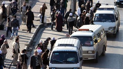 تثبيت التوقيت الصيفي يفاقم معاناة السوريين على مدار العام.. وللعام الثاني «طلاب المدارس والجامعات يغادرون وسط الظلام والبرد»!!
