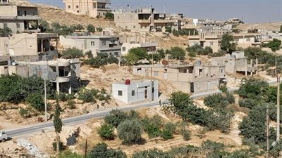 4 سرافيس فقط تخدّم 35 ألف شخص في بلدة حفير الفوقا بريف دمشق