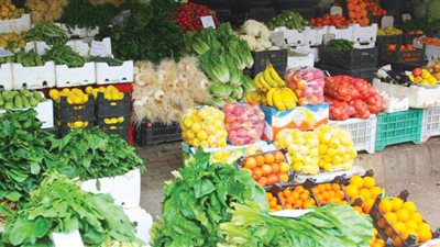 حجة جديدة لارتفاع الأسعار الخضار والفواكه.. الطقس السيئ رفعها ..والصادرات إلى الخليج أكثر من العراق