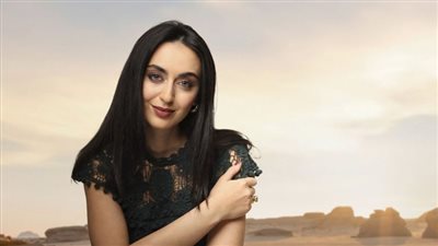 فايا يونان بطلة مسلسل “تاج” مع تيم حسن وبسام كوسا