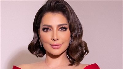 أصالة ټسقط على المسرح في حفلها بالرياض
