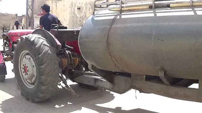 صهاريج المياه باتت المصدر الوحيد لهم.. والأثمان باهظة مواطنون في أحياء جديدة عرطوز البلد لم تصلهم المياه منذ 6 أشهر