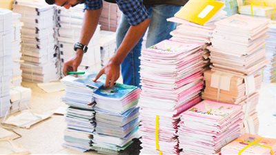 مدارس بلا كتب!! … معاون مدير التربية: تسويات مع مستودعات ريف دمشق لتغطية النقص في الكتاب المدرسي